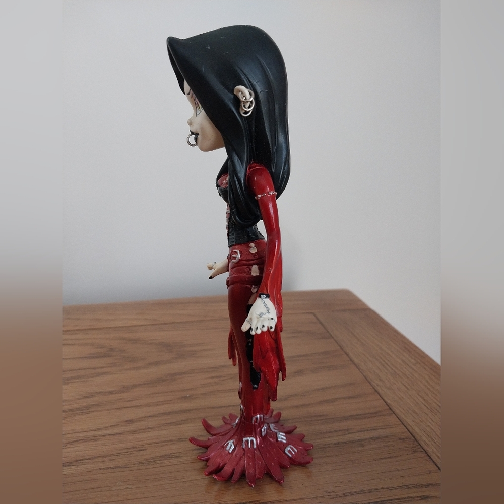 Bleeding Edge Goth "Morbida" 2003, series 1, ComicCon variant 7" figurine - Picture 3 of 8